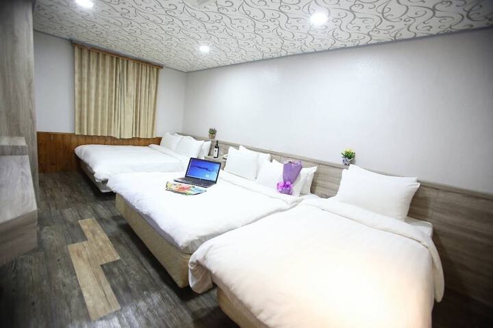 Room 10 of 46