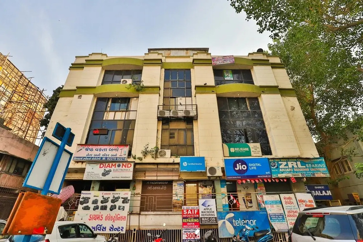 Oyo 24950 Hotel Shree Balaji Residency