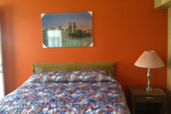 Room 3 of 43