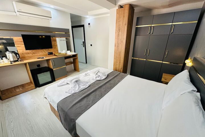Room 6 of 21