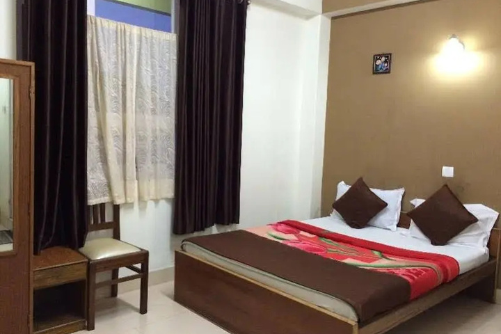 Room 2 of 16