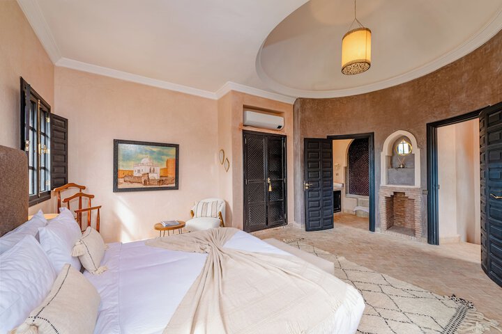 Room 45 of 180
