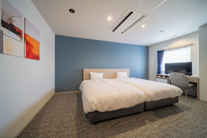 Room 15 of 35