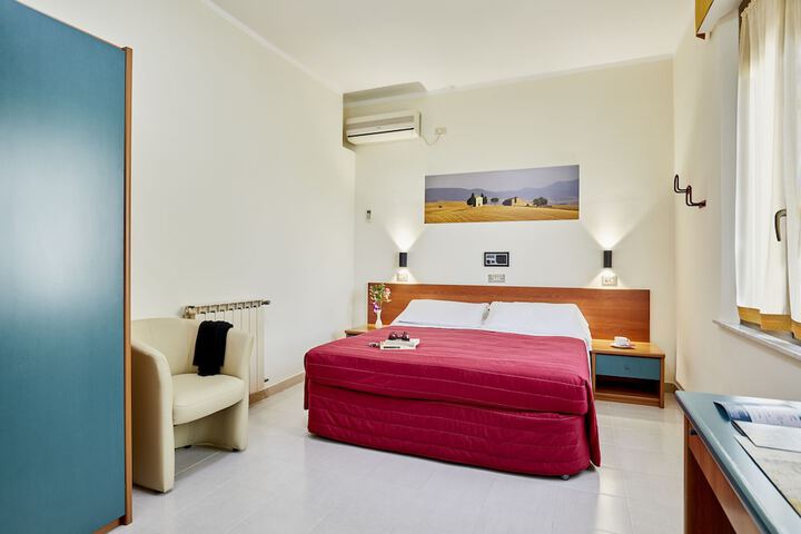 Room 8 of 31
