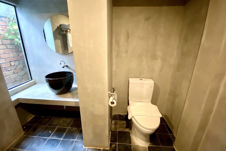 Room 14 of 22