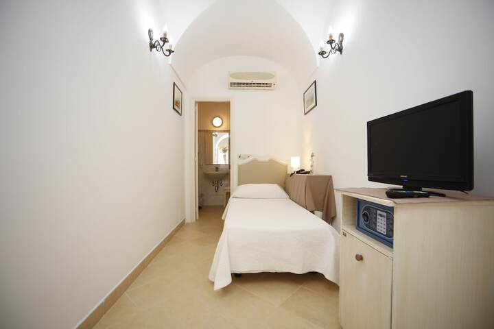 Room 46 of 88