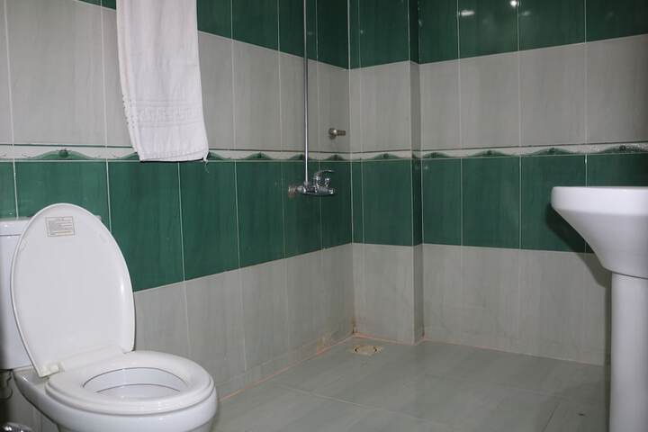 Room 9 of 14