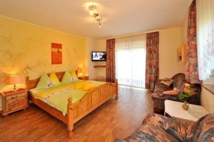 Room 5 of 15