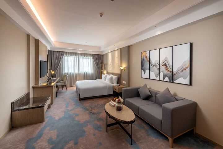 Room 10 of 17