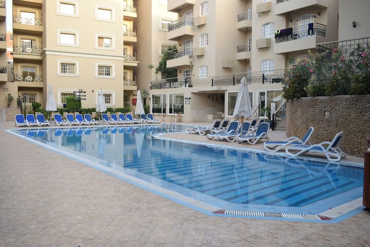 Pool 17 of 60