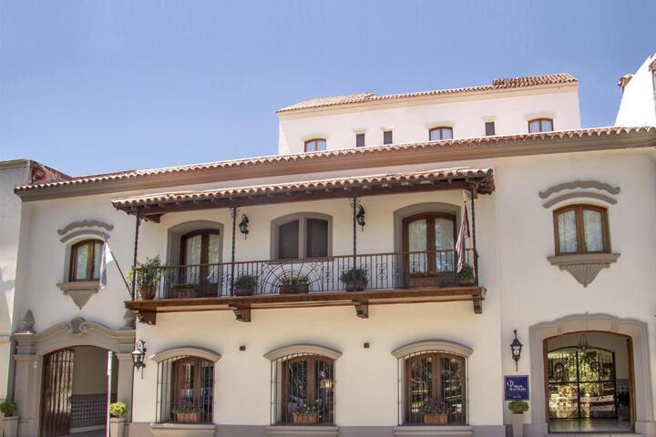 Solar De La Plaza