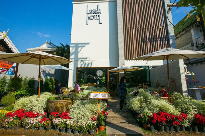 Hotel Exterior 40 of 41