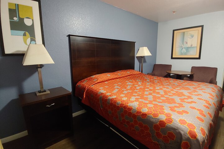 Room 2 of 18