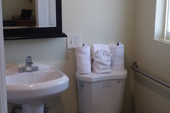 Room 9 of 13