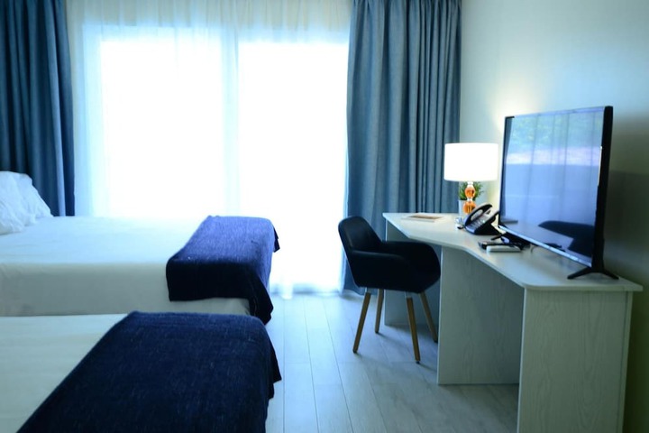 Room 27 of 68