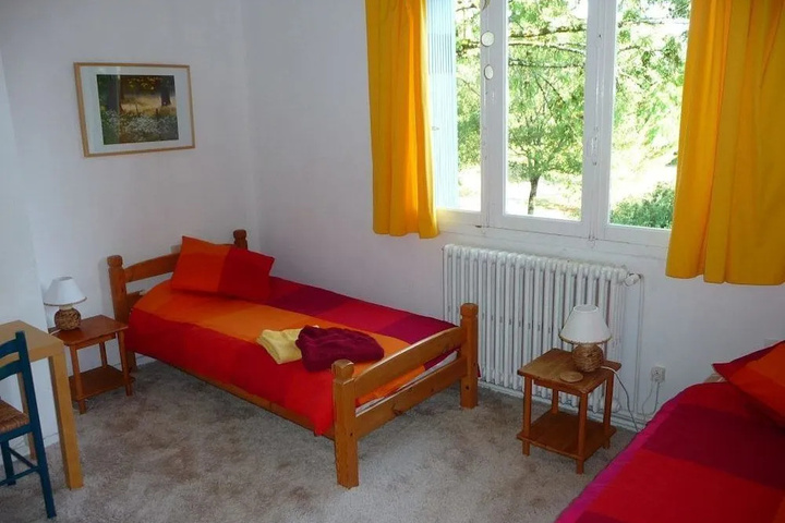 Room 2 of 11