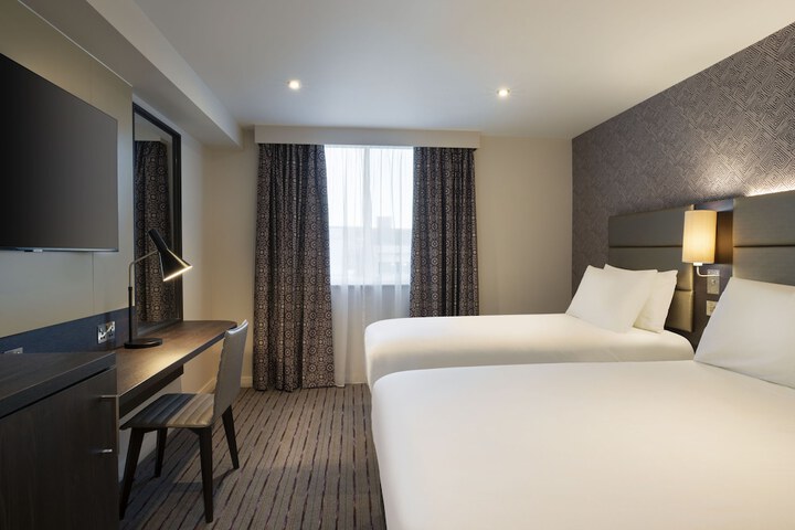 Room 5 of 42