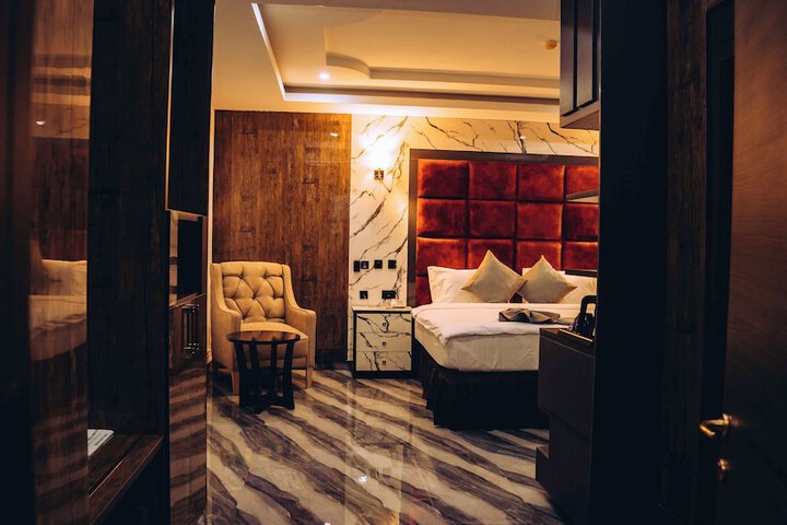 Room 79 of 98