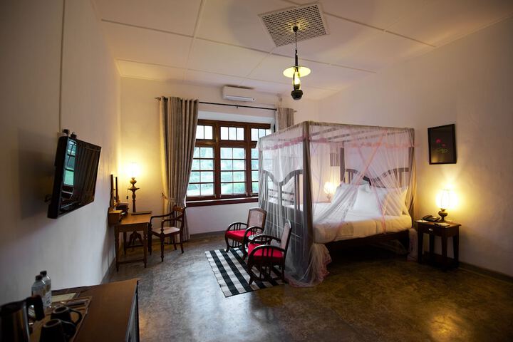 Room 14 of 80