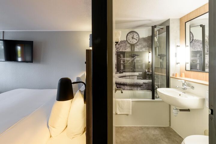 Room 14 of 51