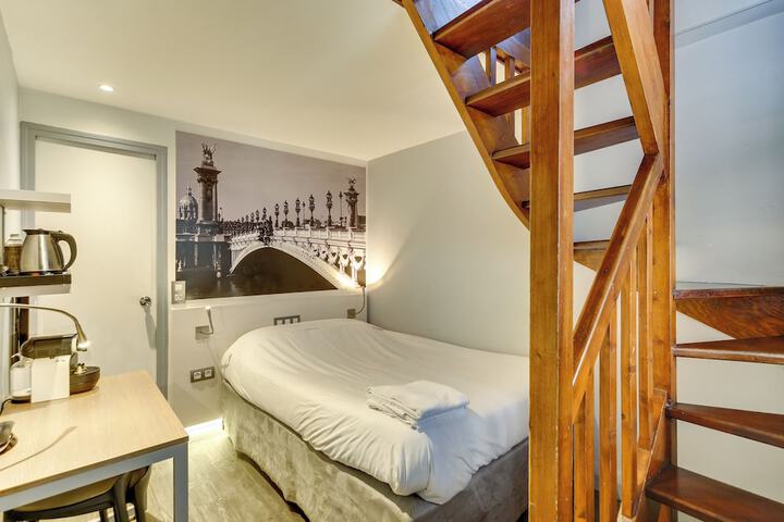 Room 15 of 25