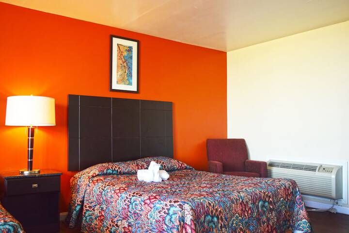 2 Queen Beds and Sofa (14 of 19)