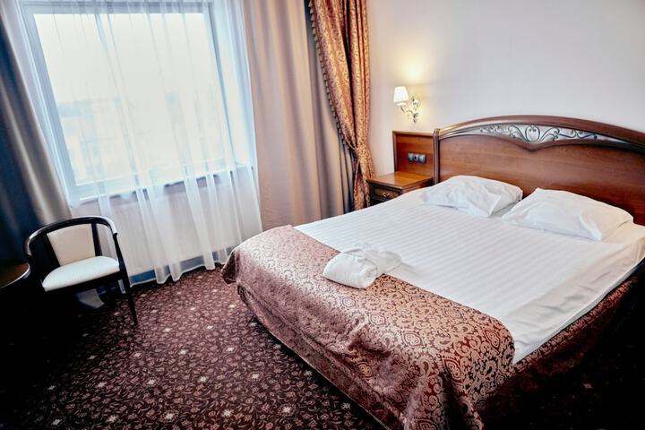 Room 5 of 40
