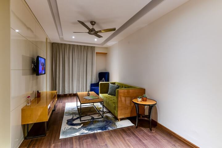 Room 8 of 11