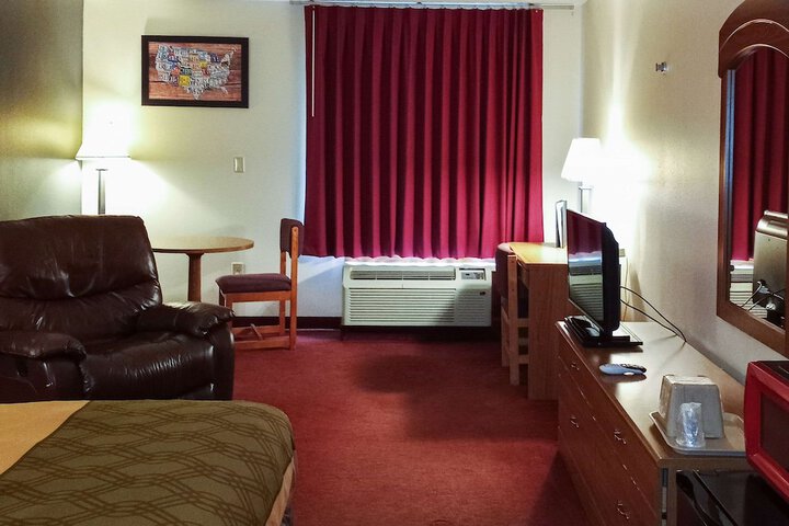 1 King Bed (1 of 19)