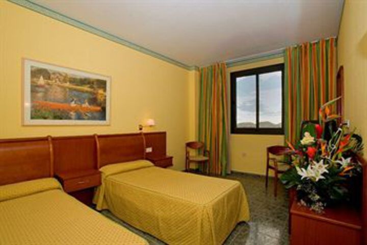 Room 8 of 26