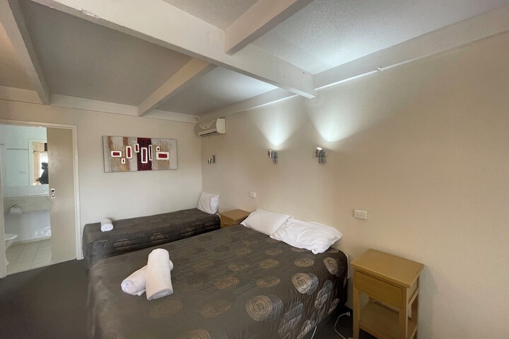 Room 19 of 42