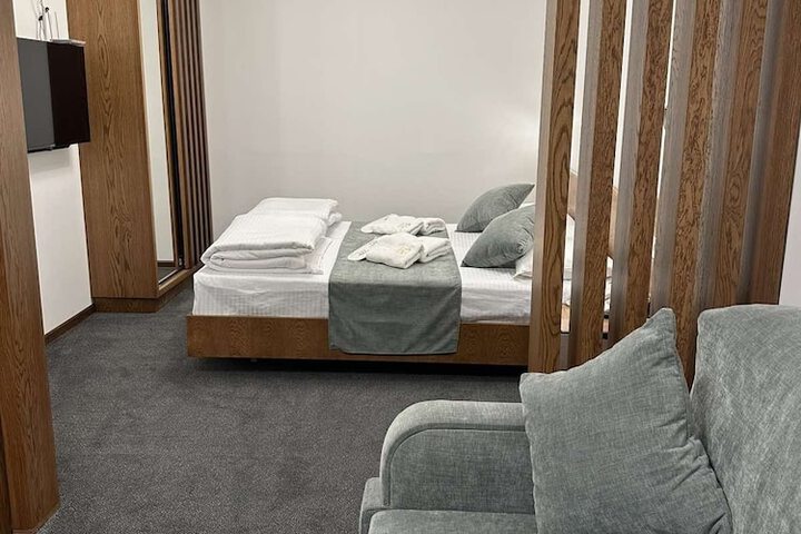 Room 18 of 49