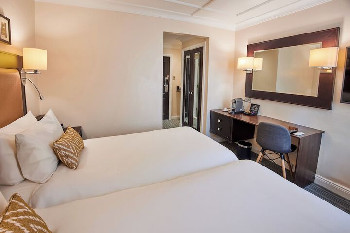 Room 32 of 90