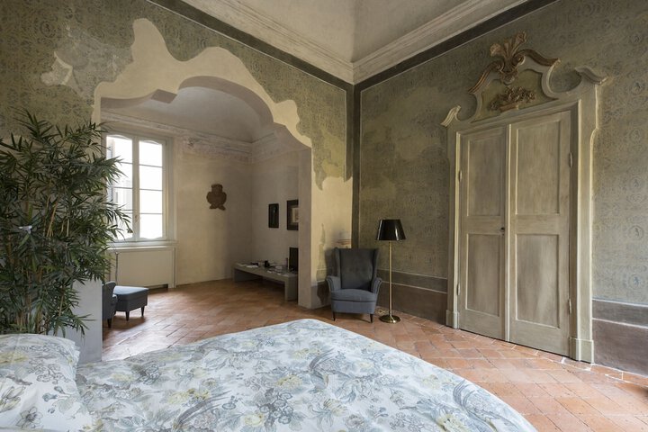 Room 9 of 62