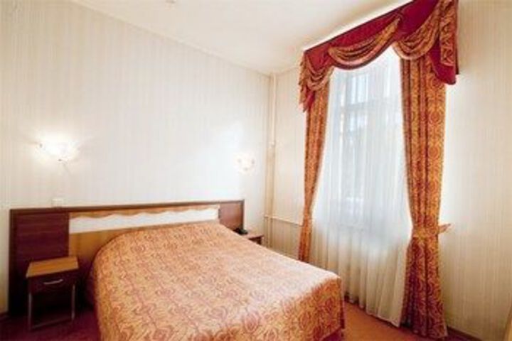 Room 15 of 37
