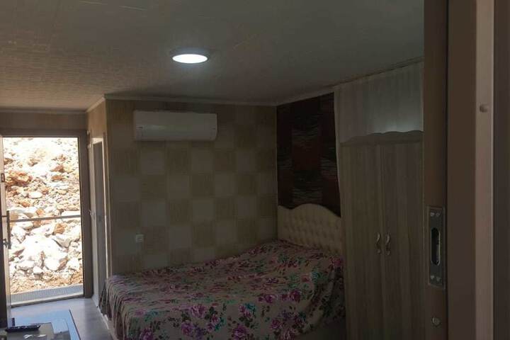 Room 3 of 18