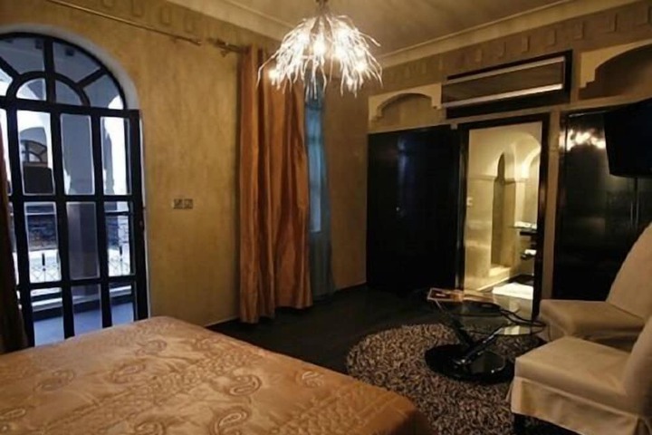 Room 10 of 22