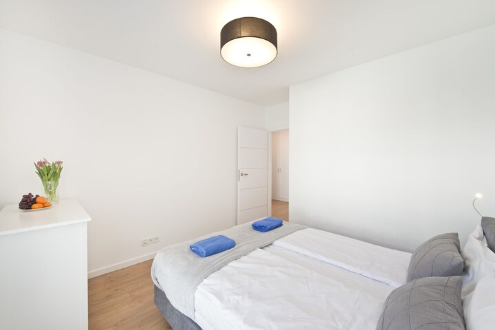 Room 25 of 181