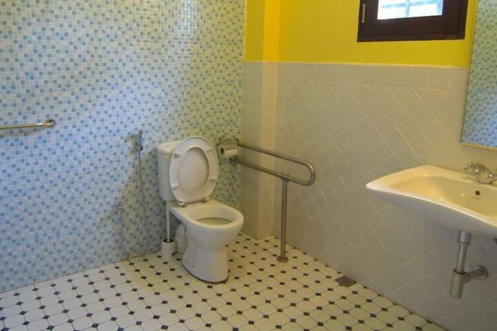 Room 16 of 27
