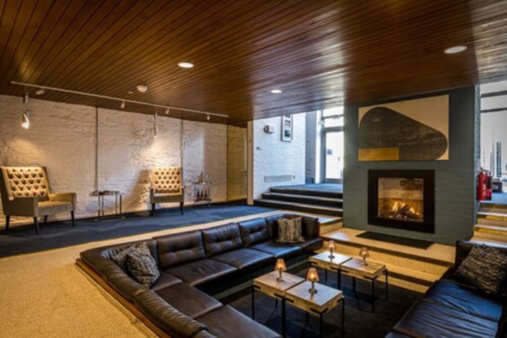 Guest Lobby