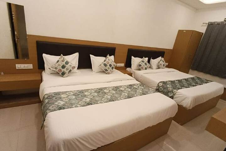 Room 12 of 14