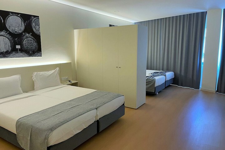 Room 10 of 22