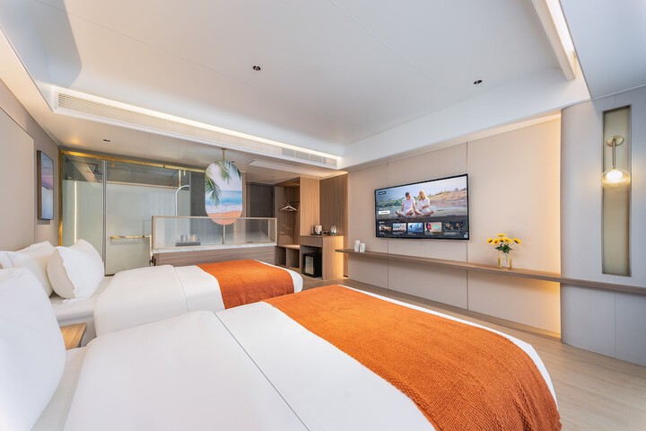 Room 10 of 62