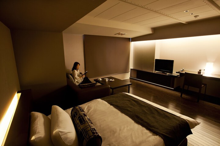 Room 16 of 73