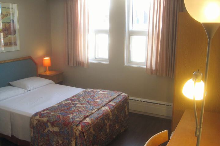 Room 3 of 38