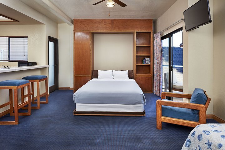 Room 4 of 51