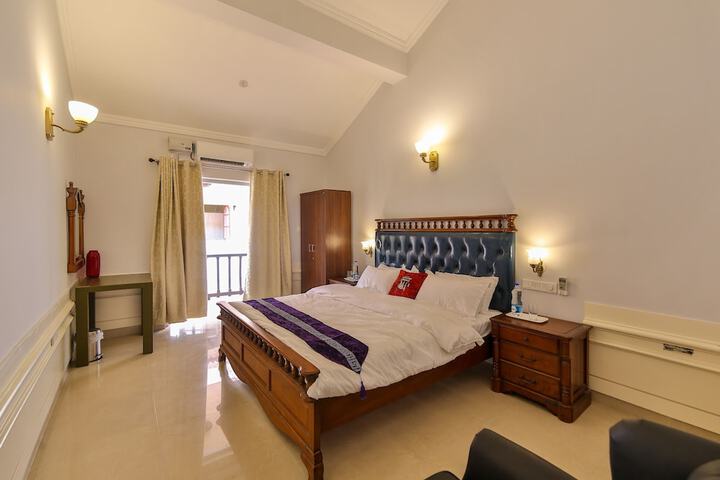 Room 3 of 85