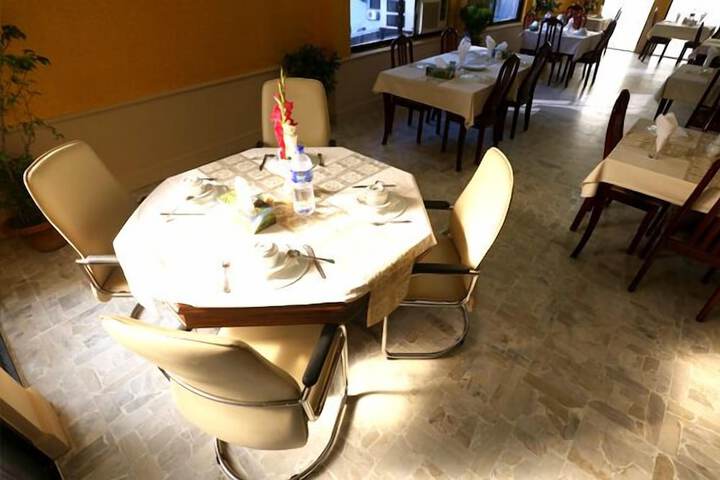 Dining Photos