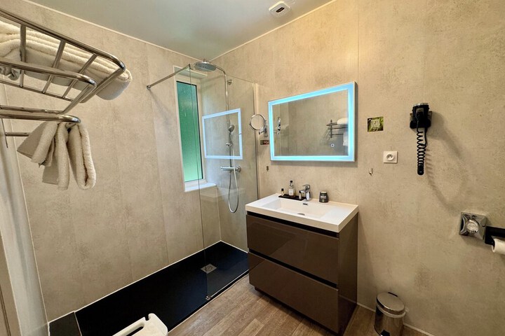 Room 18 of 41