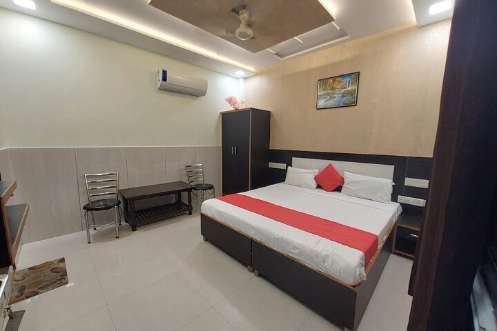 Room 14 of 76